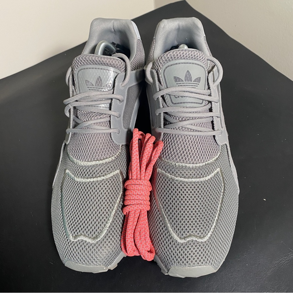 Adidas Racer Lite Tripe sneakers, mens size 11 (w/ bonus pair of laces)